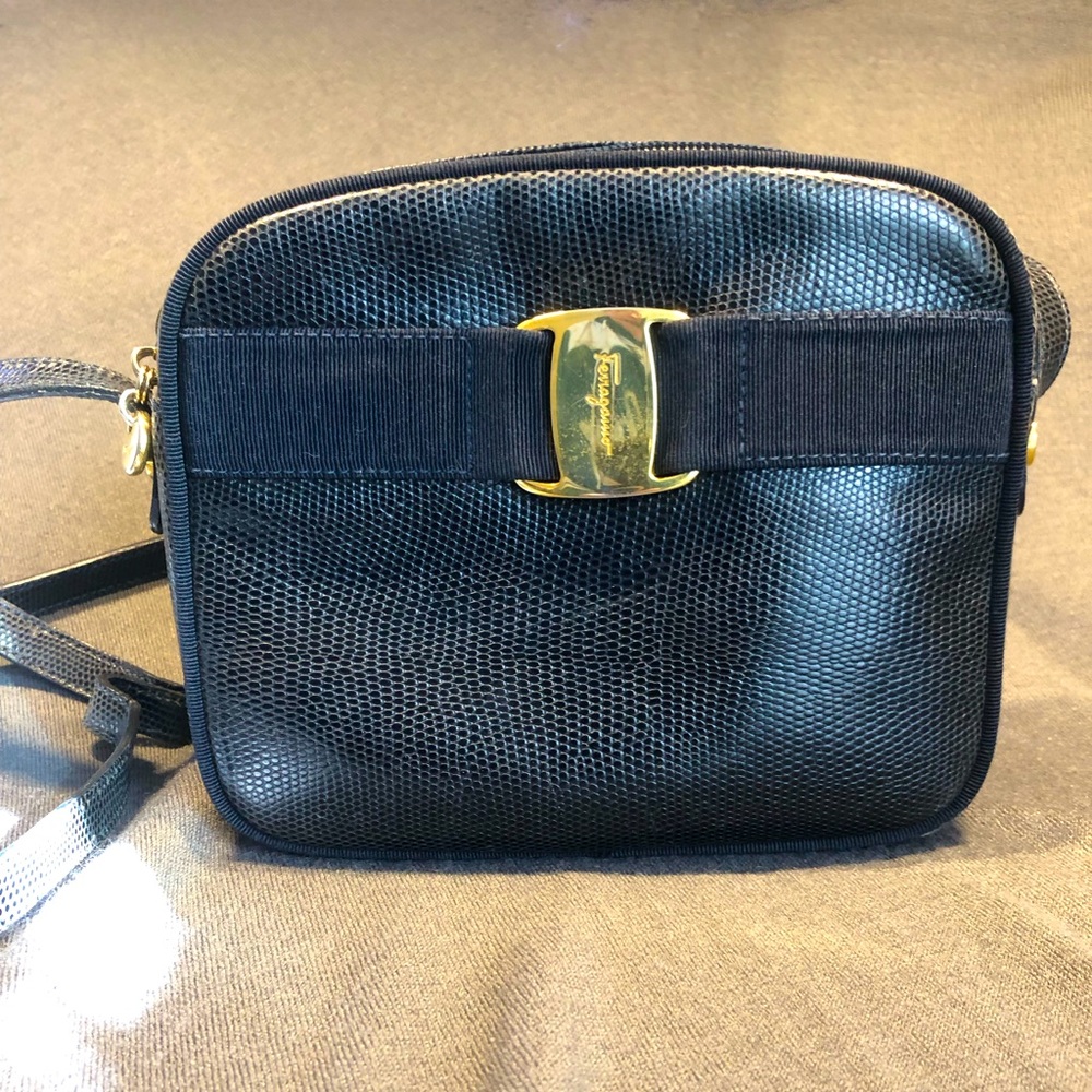 Salvatore Ferragamo Vara Bow Crossbody Bag Dark Navy Blue Vintage GUC